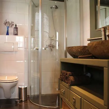 Cosy & Natural *fireplace*garden*2 Bikes Feriehus